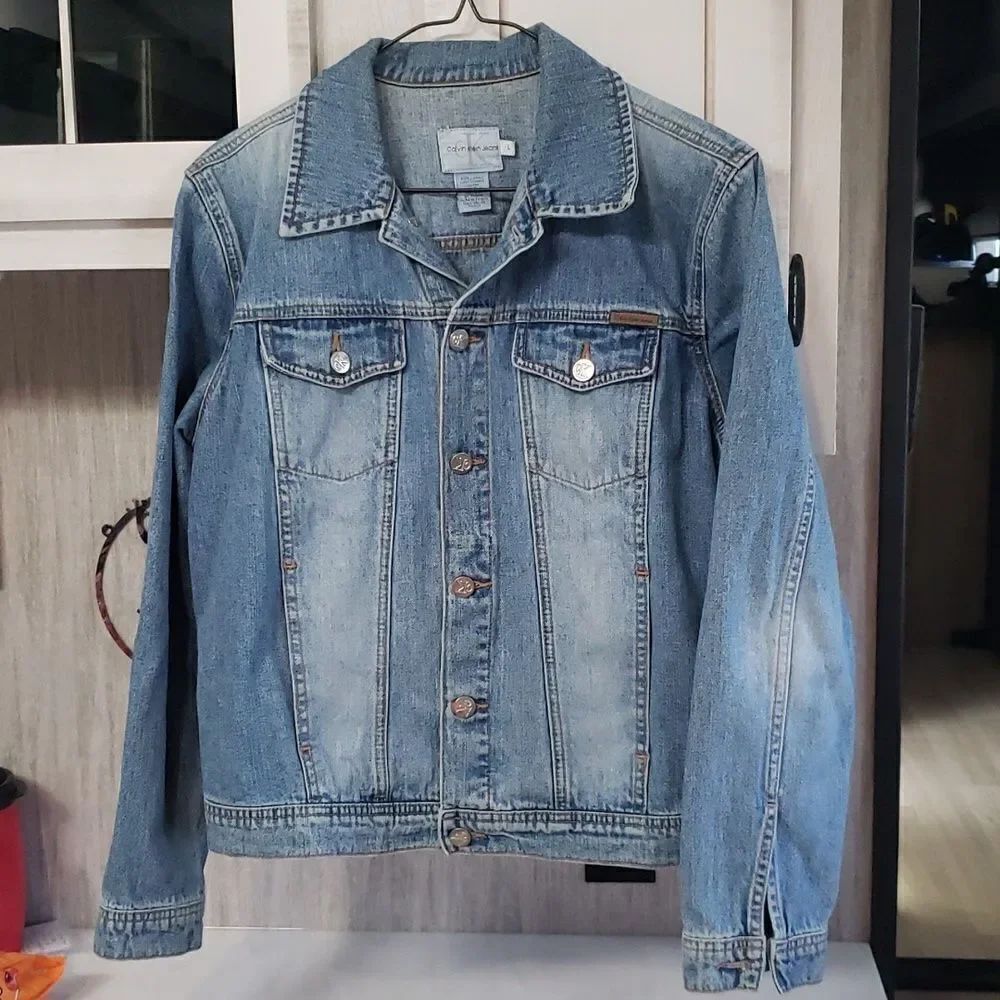 Gorgeous Calvin Klein Faded Denim Cropped Jean Jacket Coat Sz L
